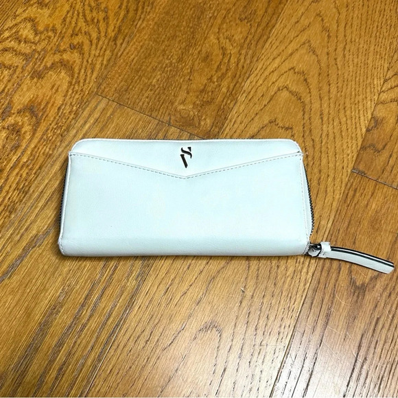 Simply Vera Vera Wang‎ Signature Wallet - Picture 1 of 12